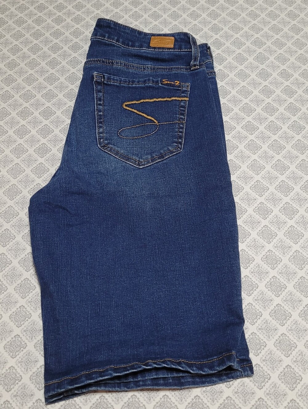 Seven7 Women's Size 8- Blue Boyfriend Denim Short. - Picture 11 of 13